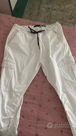 pantaloni cargo bianchi