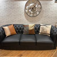 Divano con poltrone Chesterfield