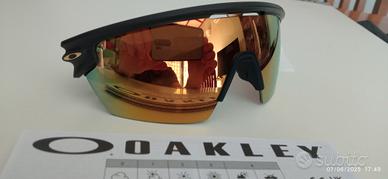 OAKLEY 