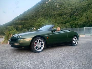 Alfa Romeo spider 916