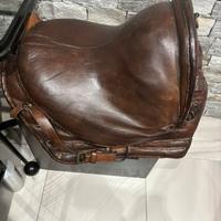 Sella cuoio antica con bauletto legno