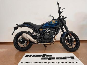 Royal Enfield Guerrilla 450 blu