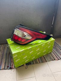 Faro posteriore Ford Kuga