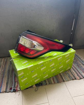 Faro posteriore Ford Kuga