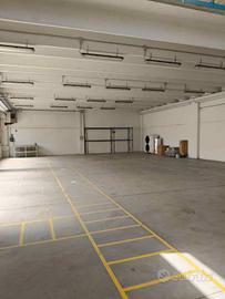 Immobile di 580 m² con 2 locali a Veggiano