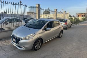 Peugeot 208 1.4 HDi 68 CV Allure 2014