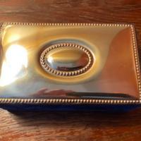 Scatola in argento e velluto