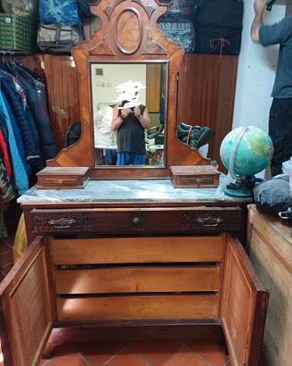 armadio con cassetti, specchio e cornice in legno
