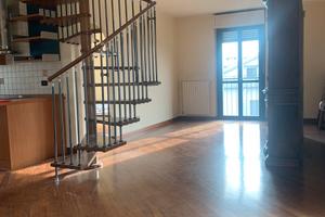 Brescia .Appartamento su due livelli con terrazzo