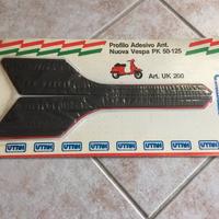 PROFILO ADESIVO ANTERIORE PIAGGIO VESPA PK 50-125