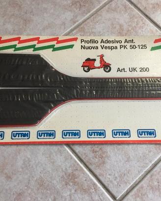 PROFILO ADESIVO ANTERIORE PIAGGIO VESPA PK 50-125