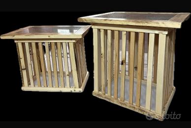 Coppia di tavolini in legno