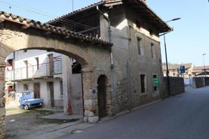 RUSTICO IN SASSO BICAMERE DA RISTRUTTURARE CON ...