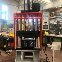 Pressa per piantaggi