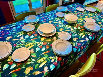 Servizio piatti in finissima porcellana