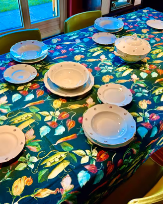 Servizio piatti in finissima porcellana
