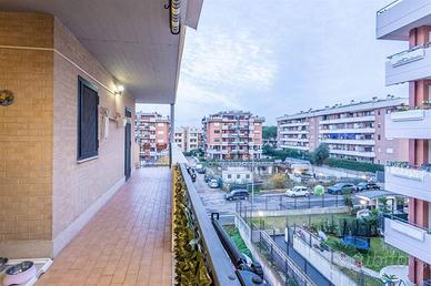 Appartamento di 100 m² con 4 locali e box auto a R