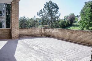 TERRACIELO INDIPENDENTE DA RISTRUTTURARE!!!!