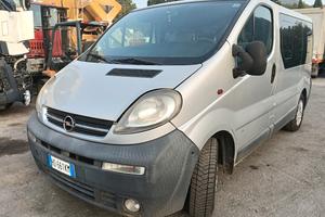 Opel Vivaro 27 1.9 DTI 8 posti + gancio traino