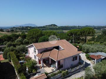 VILLA SINGOLA A TARANO