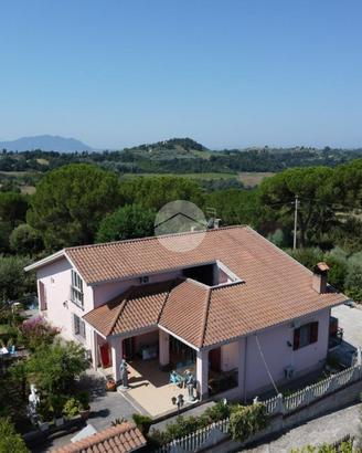 VILLA SINGOLA A TARANO