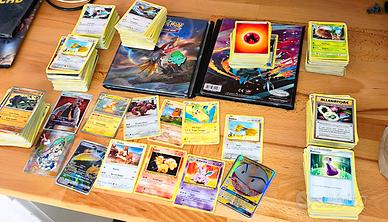 carte Pokémon  818 con più due album