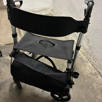 Deambulatore pieghevole con seduta interno/esterno