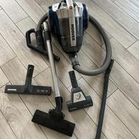 Aspirapolvere Hoover con accessori