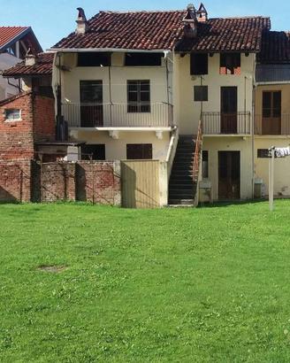 Rustico / Casale di 255 m² con più di 5 locali a G