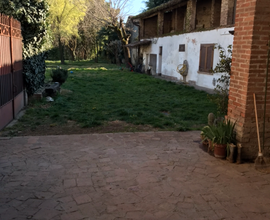 Cascinale con terreno edificabile