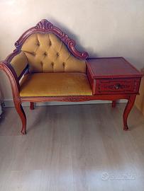 poltroncina con mobiletto incorporato 