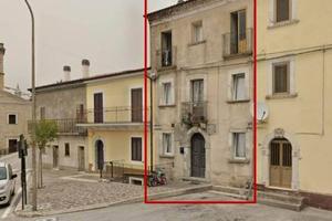 Casa indipendente di 112 m² con più di 5 locali a 