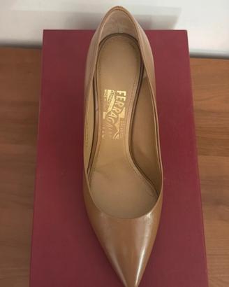 Tacchi color cuoio Salvatore Ferragamo