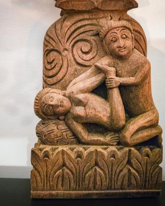 Scultura Tantrica e Simbologia Erotica