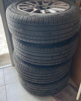 Gomme Pirelli 205/55 R16 quasi nuove
