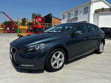 VOLVO V40 D2 'eco' Momentum OK NEOPATENTATO