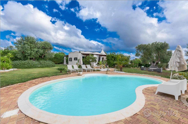 Villa in Puglia con piscina privata e trullo