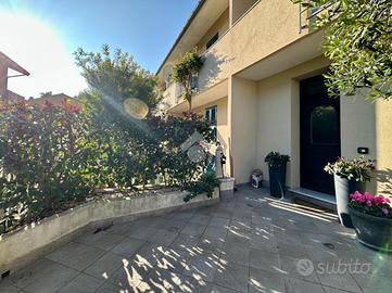 VILLA A SCHIERA A SPOTORNO