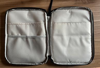 Custodia per tablet in tessuto