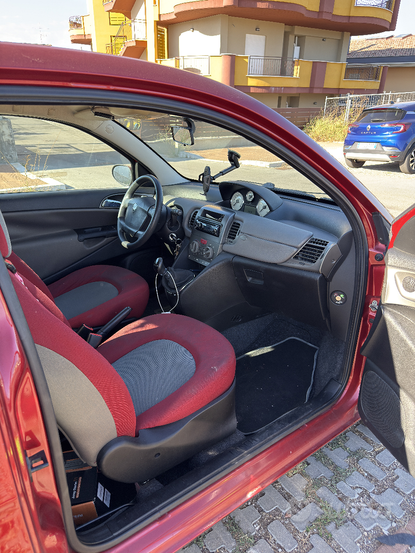Lancia Ypsilon 2004 photo 5