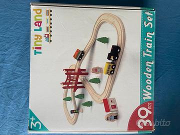 Gioco +3 pista trenino legno