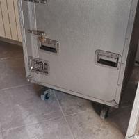 N. 2 Flight cases (€ 500 cad)