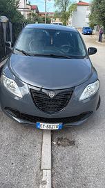 Lancia y elefantino