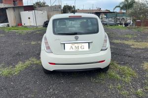 Lancia y 1.4 2009