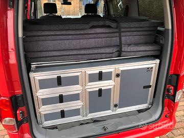 camperizzazione mobile cucina frigo letto camper