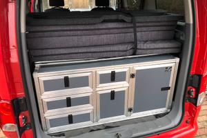 camperizzazione mobile cucina frigo letto camper