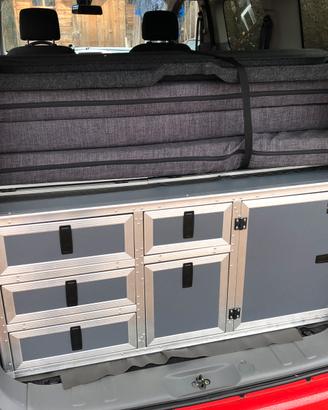 camperizzazione mobile cucina frigo letto camper