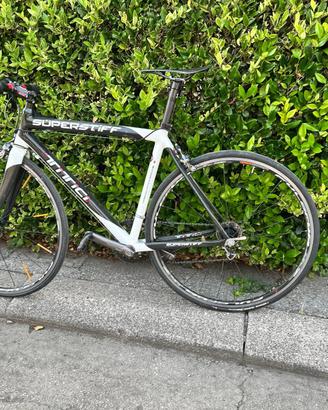 Bici da corsa in carbonio TiTiCi Superstiff