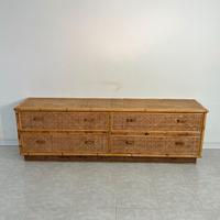 Cassettiera bassa in rattan