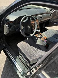 Mercedes E220 per ecport o ricambi